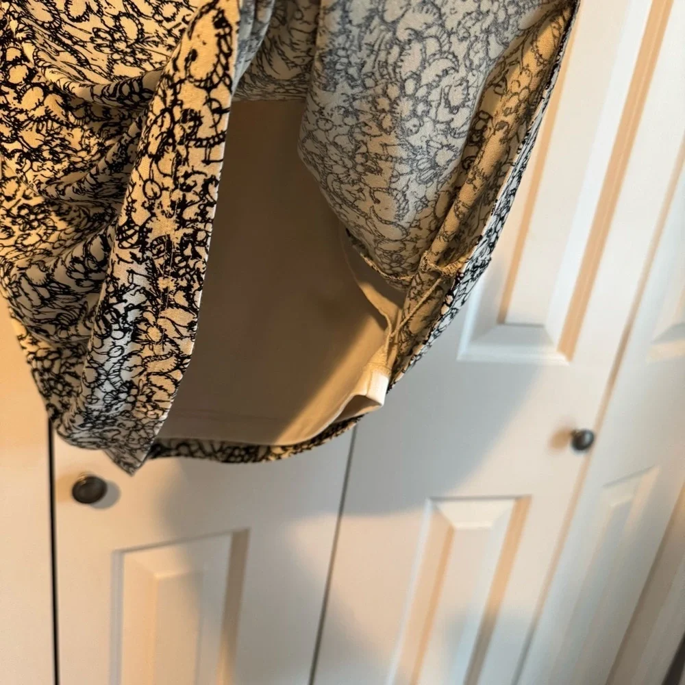 Loft Black and Cream Patterned Pencil Dress - Picture 10 of 10